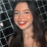 Profesora de contaduría imparte clases de contabilidad básica